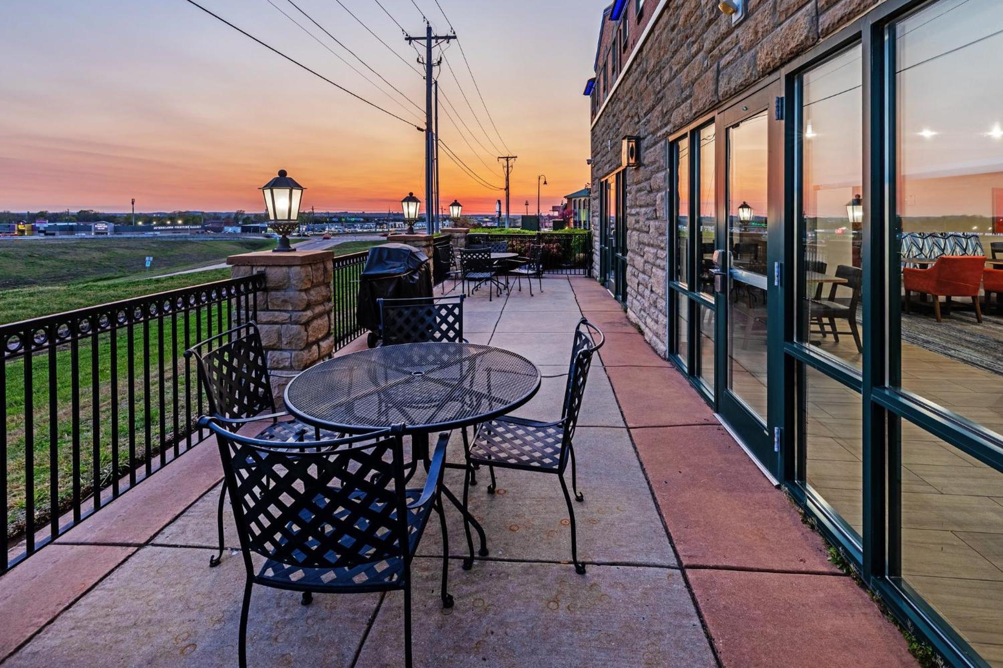 Holiday Inn Express & Suites Tulsa S Broken Arrow Hwy 51 By Ihg Zewnętrze zdjęcie